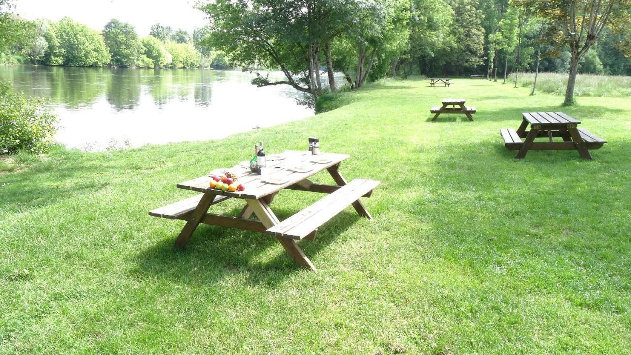 Chambre Du Sabotier - Studio Troglodytique - A 100 M Baignade En Riviere - Location De Canoe - Circuits Cyclo - Aire De Pique-Nique - 3 Restaurants カステルノー・ラ・シャペル エクステリア 写真