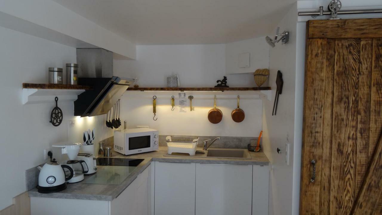 Chambre Du Sabotier - Studio Troglodytique - A 100 M Baignade En Riviere - Location De Canoe - Circuits Cyclo - Aire De Pique-Nique - 3 Restaurants カステルノー・ラ・シャペル エクステリア 写真