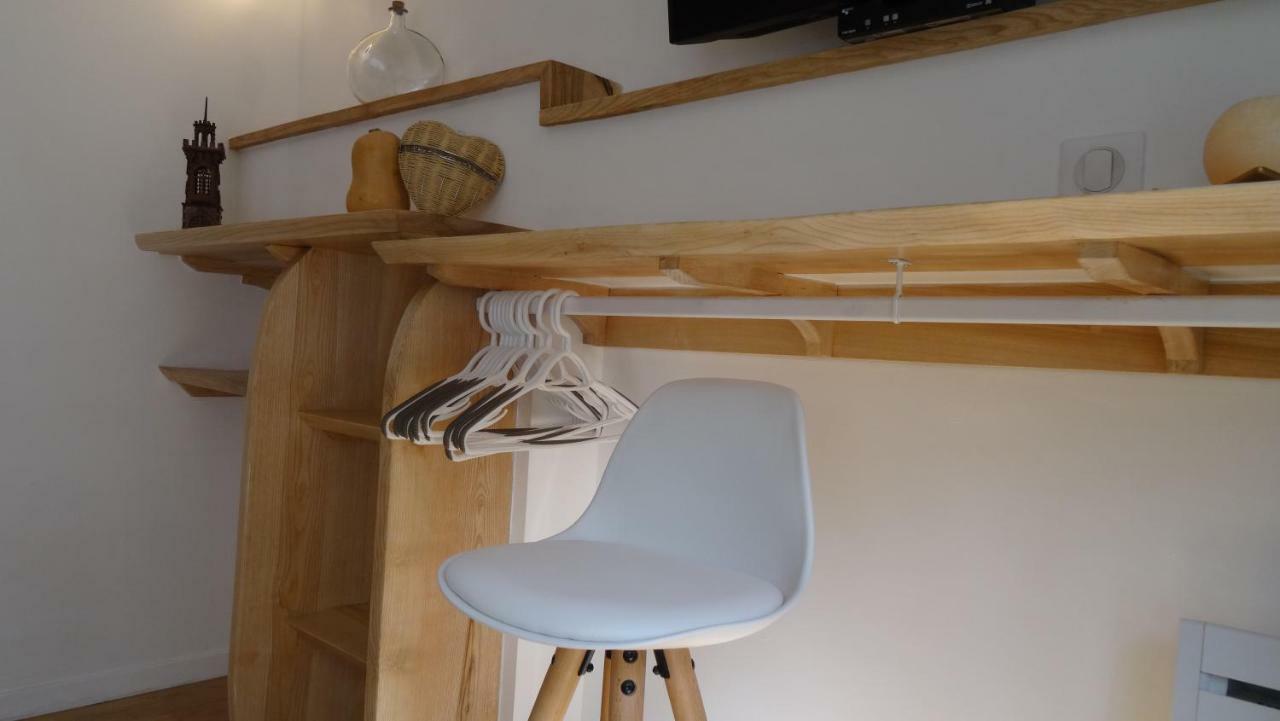 Chambre Du Sabotier - Studio Troglodytique - A 100 M Baignade En Riviere - Location De Canoe - Circuits Cyclo - Aire De Pique-Nique - 3 Restaurants カステルノー・ラ・シャペル エクステリア 写真